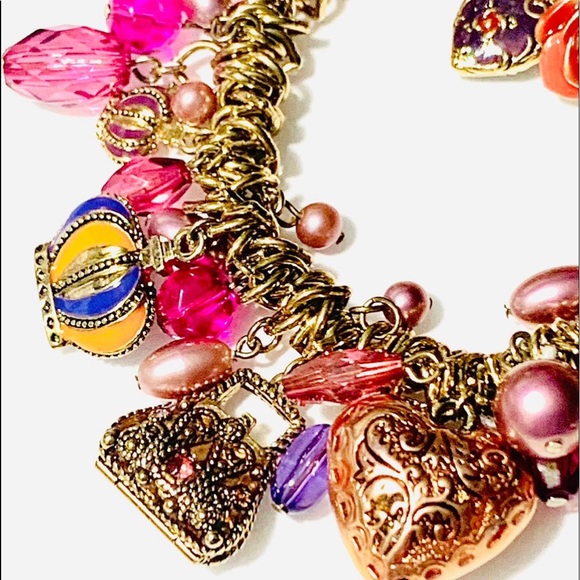 Elastic Purple Charm Bracelet - Picture 11 of 12